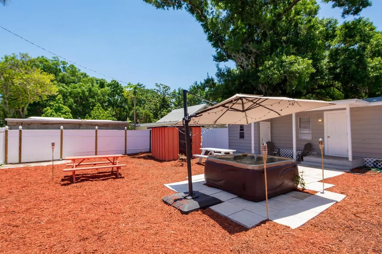 Cozy Jacuzzi Home Heart Of Tampa