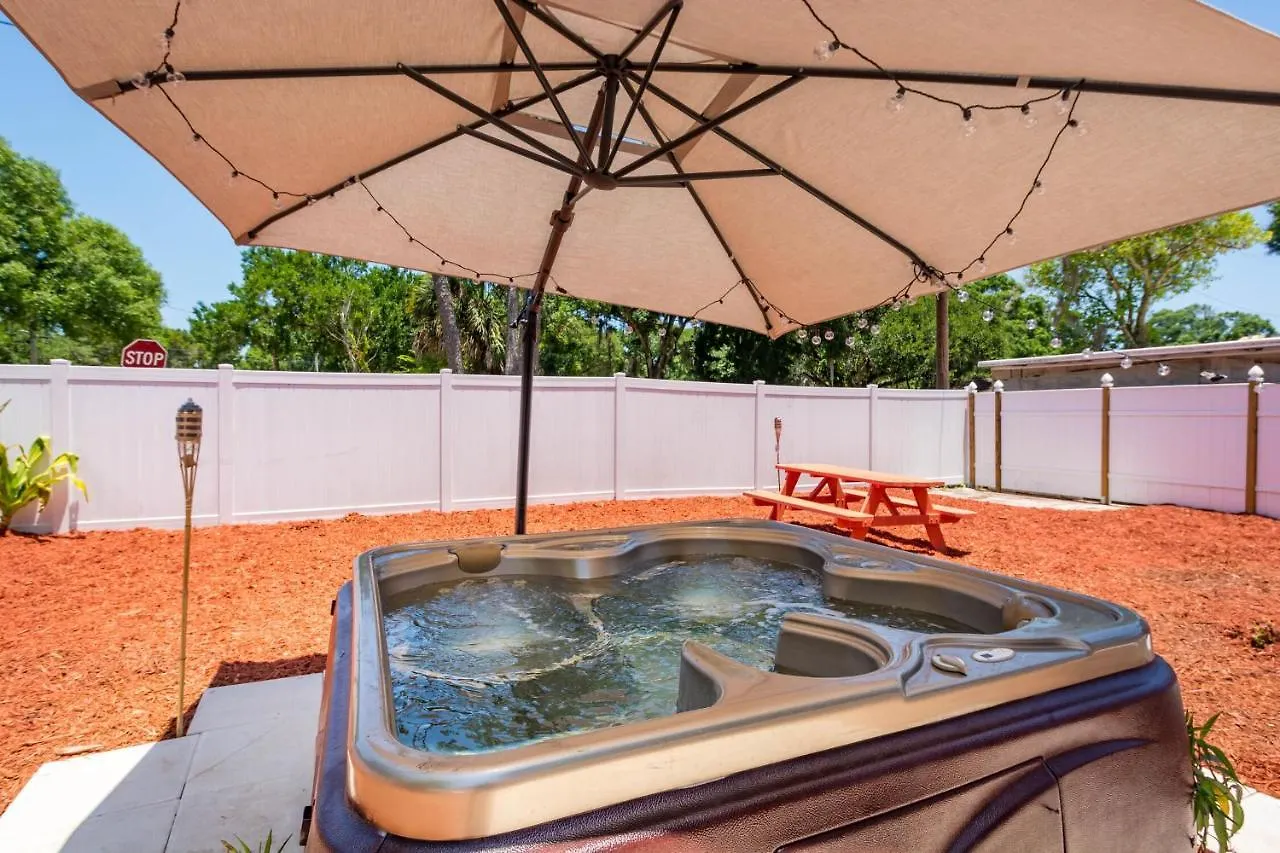 Cozy Jacuzzi Home Heart Of Tampa