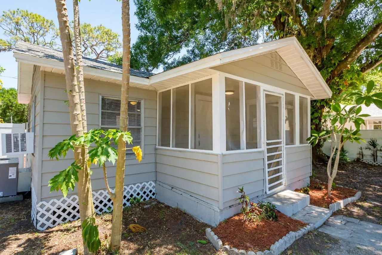 Cozy Jacuzzi Home Heart Of Tampa